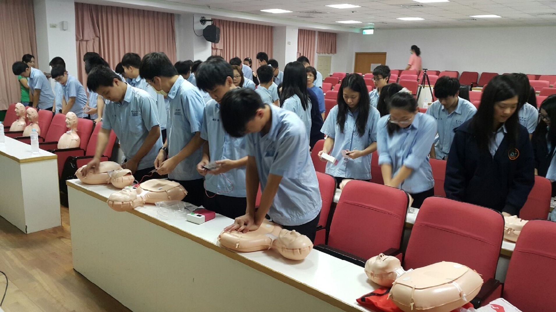 CPR+AED Training in Dongshan High School, 2015
